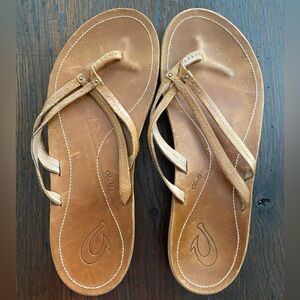 Olukai thin leather flip flop - size 10